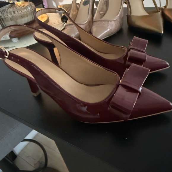 Elegant Maroon Slingback Heels with Bow - Picture 2 of 4